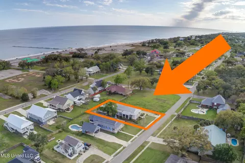 View/Area - 205 E 4th St, Long Beach, MS 39560 photo 1 of 13