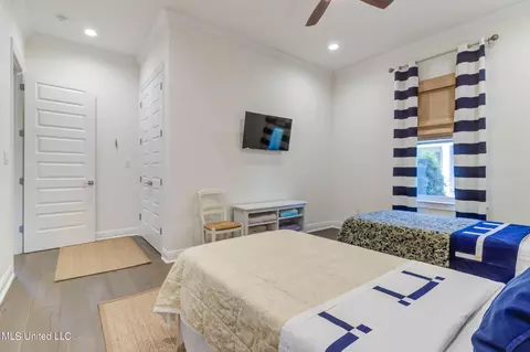Bedroom - 205 E 4th St, Long Beach, MS 39560 photo 6 of 10