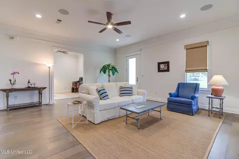 Living - 205 E 4th St, Long Beach, MS 39560 photo 4 of 5