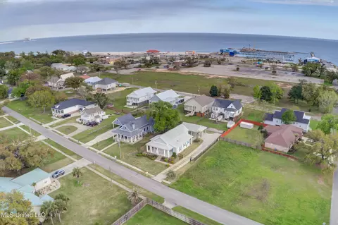 View/Area - 205 E 4th St, Long Beach, MS 39560 photo 2 of 13