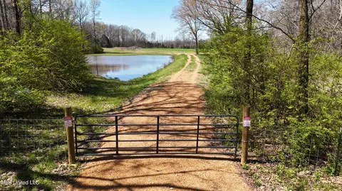 5701 Smith Rd, Coldwater, MS 38618 photo 2