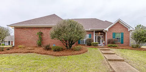 107 Middlefield Dr, Canton, MS 39046