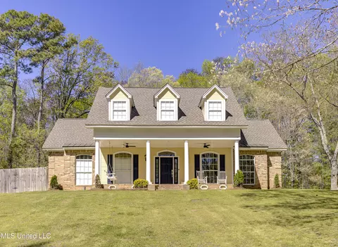 302 Foxton Cv, Raymond, MS 39154 photo 1