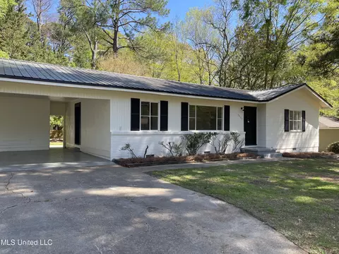 5620 Concord Dr, Jackson, MS 39211