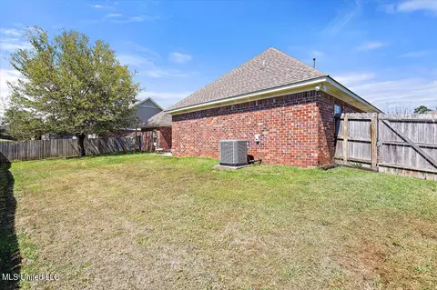 Exterior - 304 Old Town Cir, Brandon, MS 39042 photo 8 of 8