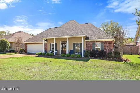 Exterior - 304 Old Town Cir, Brandon, MS 39042 photo 2 of 8