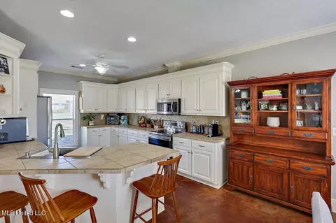 Kitchen - 304 Old Town Cir, Brandon, MS 39042 photo 1 of 5