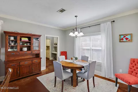 Dining - 304 Old Town Cir, Brandon, MS 39042 photo 1 of 2