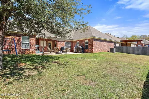 Exterior - 304 Old Town Cir, Brandon, MS 39042 photo 7 of 8