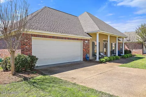 Exterior - 304 Old Town Cir, Brandon, MS 39042 photo 3 of 8