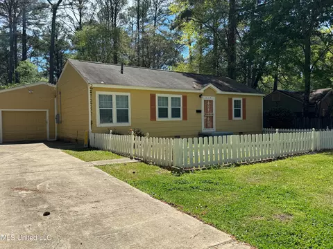 715 Woodbury Rd, Jackson, MS 39206