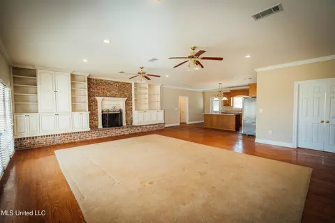 Living - 56 Weaver Ln, Preston, MS 39354 photo 1 of 3