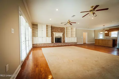 Living - 56 Weaver Ln, Preston, MS 39354 photo 2 of 3