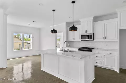 Kitchen - 111 Porter Ridge Rdg, Canton, MS 39046 photo 1 of 4