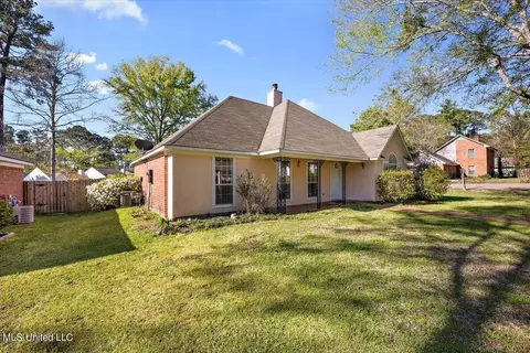 Exterior - 136 Brandy Run Rd, Brandon, MS 39047 photo 2 of 8