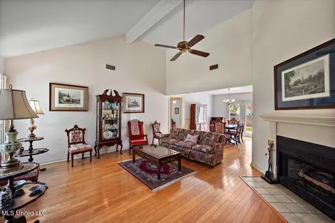 Living - 136 Brandy Run Rd, Brandon, MS 39047 photo 1 of 3