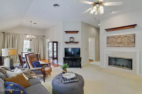Living - 2 Ridgeway Place Pl, Clinton, MS 39056 photo 4 of 4