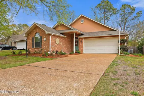 Exterior - 2 Ridgeway Place Pl, Clinton, MS 39056 photo 2 of 6
