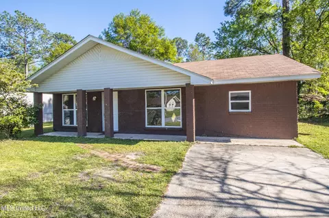 2702 E David Dr, Gulfport, MS 39503