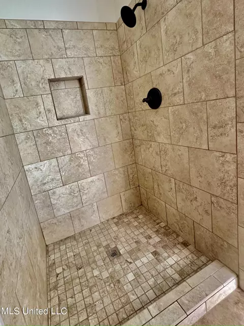 Bath - 127 Stillwater Dr, Lucedale, MS 39452 photo 4 of 6