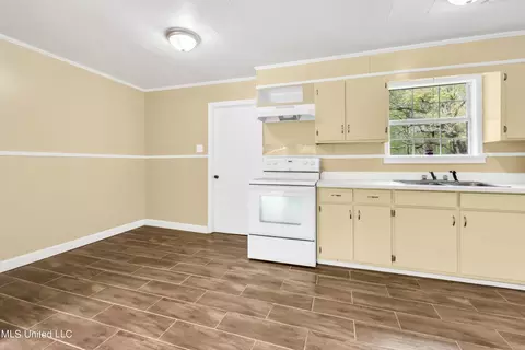 Kitchen - 13700 Hudson Subdivision Rd, Moss Point, MS 39562 photo 1 of 4