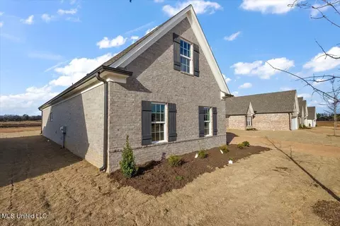Exterior - 3192 Meadows Way, Hernando, MS 38632 photo 2 of 11