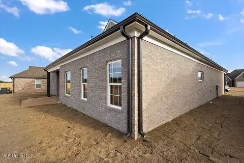 Exterior - 3192 Meadows Way, Hernando, MS 38632 photo 7 of 11