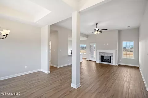 Living - 3192 Meadows Way, Hernando, MS 38632 photo 1 of 2