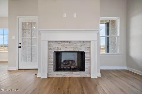 Living - 3192 Meadows Way, Hernando, MS 38632 photo 2 of 2