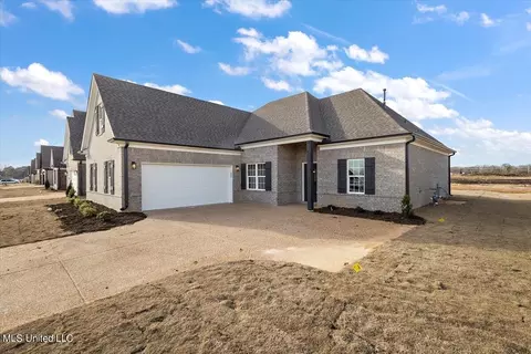Exterior - 3192 Meadows Way, Hernando, MS 38632 photo 3 of 11