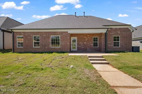 Exterior - 3192 Meadows Way, Hernando, MS 38632 photo 10 of 11