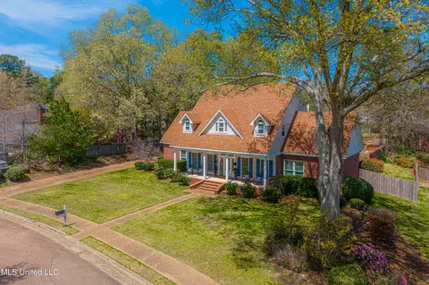 704 Cabernet Dr, Clinton, MS 39056