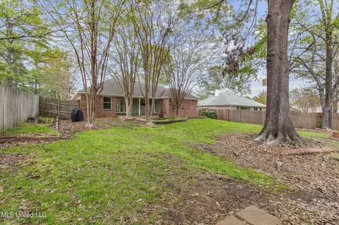 Exterior - 325 S Place Dr, Madison, MS 39110 photo 6 of 8