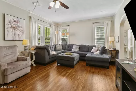 Living - 4061 Redwing Ave, Jackson, MS 39216 photo 3 of 4