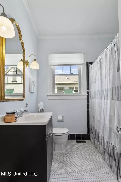 Bath - 4061 Redwing Ave, Jackson, MS 39216 photo 1 of 3
