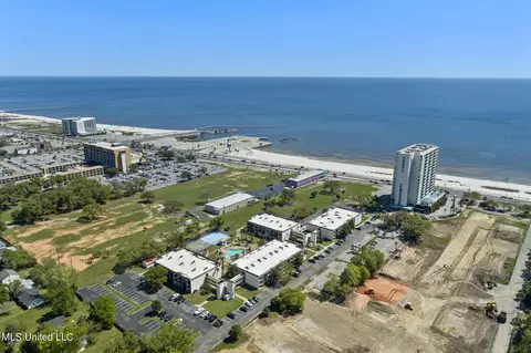 2046 Beach Blvd #107, Biloxi, MS 39531