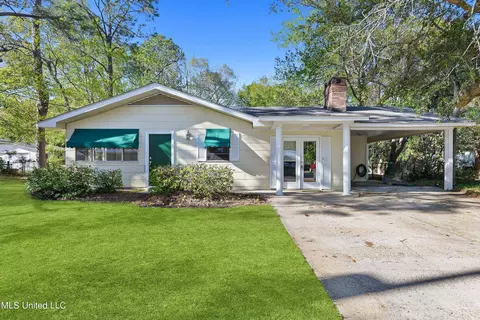 119 Lafayette Cir, Ocean Springs, MS 39564