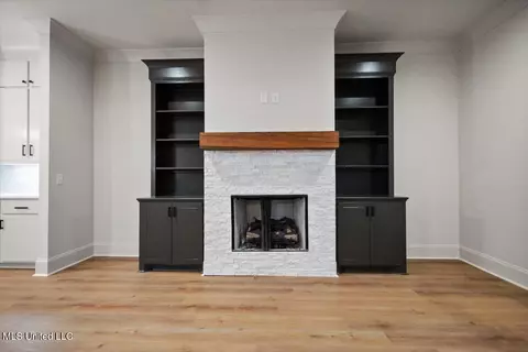 Living - 215 Bronson Bnd, Flowood, MS 39232 photo 3 of 3