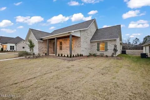 Exterior - 215 Bronson Bnd, Flowood, MS 39232 photo 3 of 5