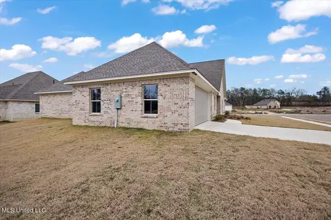 Exterior - 215 Bronson Bnd, Flowood, MS 39232 photo 5 of 5