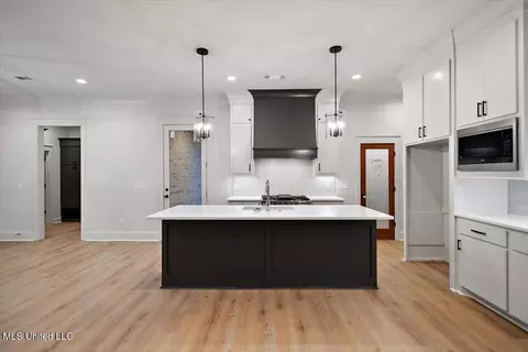 Kitchen - 215 Bronson Bnd, Flowood, MS 39232 photo 1 of 2