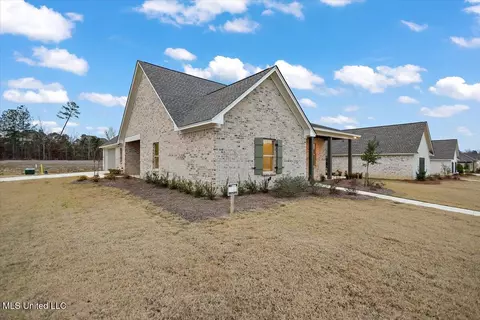 Exterior - 215 Bronson Bnd, Flowood, MS 39232 photo 2 of 5