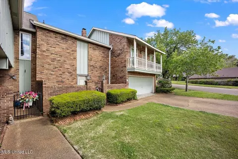 Exterior - 26 Timber Ridge Dr, Brandon, MS 39042 photo 3 of 8