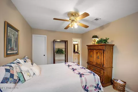 Bedroom - 26 Timber Ridge Dr, Brandon, MS 39042 photo 2 of 3