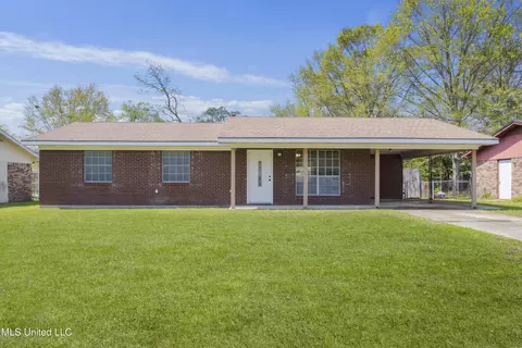 621 Octave St, Biloxi, MS 39532