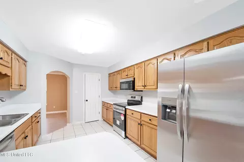 Kitchen - 4 E Robin Ln, Picayune, MS 39466 photo 1 of 3