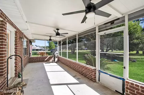 Exterior - 4 E Robin Ln, Picayune, MS 39466 photo 3 of 9