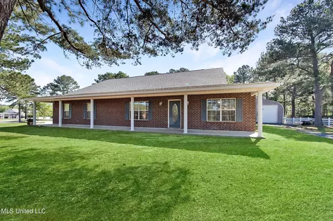 4 E Robin Ln, Picayune, MS 39466