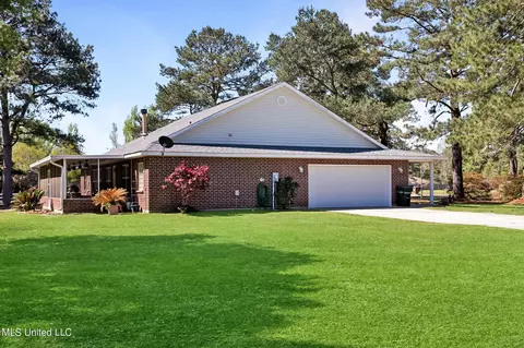 Exterior - 4 E Robin Ln, Picayune, MS 39466 photo 8 of 9