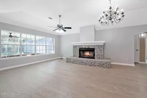 Living - 4 E Robin Ln, Picayune, MS 39466 photo 2 of 3
